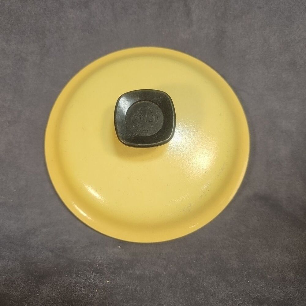 Vintage Club Aluminum Sauce Pan  Yellow 7”  Lid